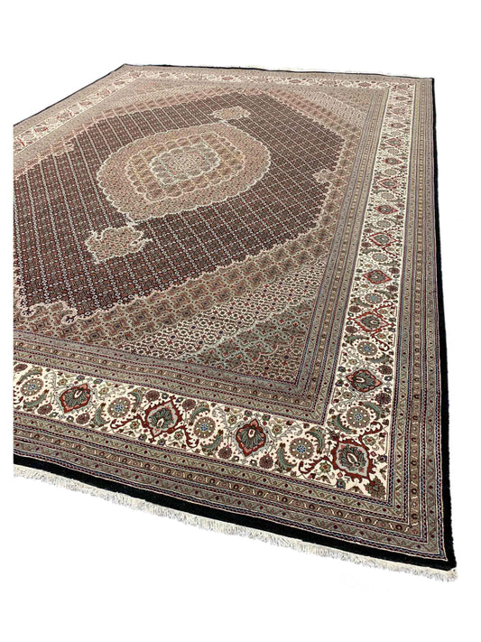 Maharaja Mahi Black Ivory